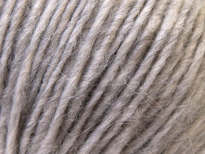 Acacia Yarns Wooly Alpaca Yarn in Colorway 001