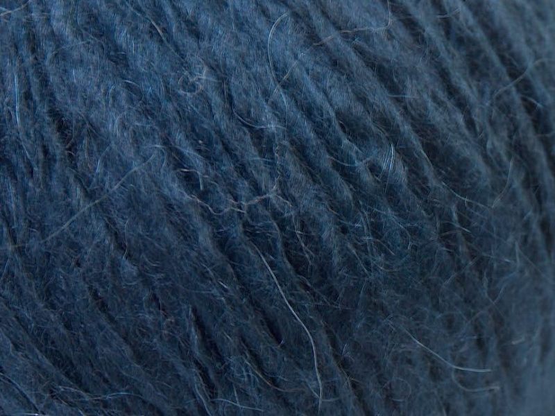 Acacia Yarns Wooly Alpaca Yarn in Colorway 004 Acacia Yarns Wooly Alpaca Yarn in Colorway 004