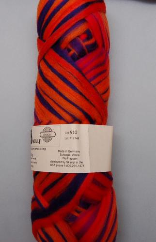 Schoppel Wolle (Artfelt) Pencil Roving in Colorway 1536 (910) Royalty