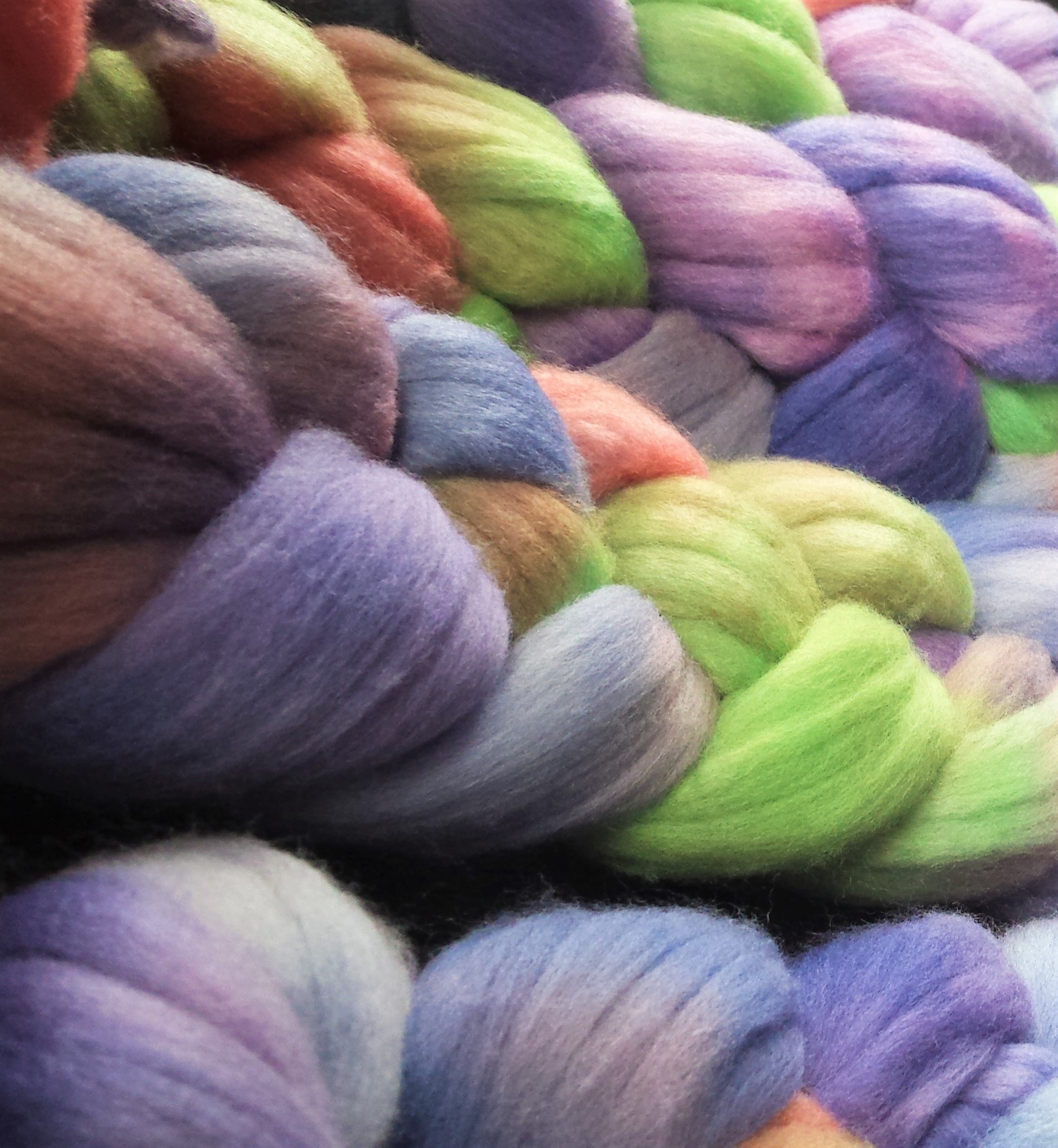 18.5 Micron Super Fine Merino Combed Top - Hand-Painted by Bewitching Fibers - 100 g (3.5 oz) Monet 18.5 Micron Super Fine Merino Combed Top - Hand-Painted by Bewitching Fibers - 100 g (3.5 oz) Monet
