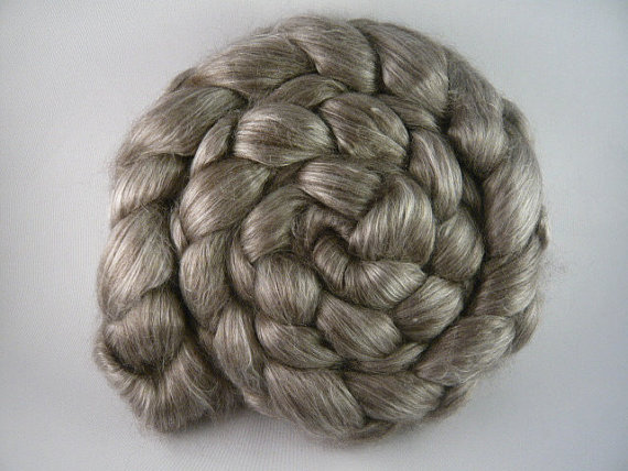 50/50 Yak and Silk - 100 g (4 oz) - Undyed 50/50 Yak and Silk - 100 g (4 oz) - Undyed