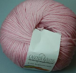 Cascade 220 Superwash Yarn  894 Strawberry Cream