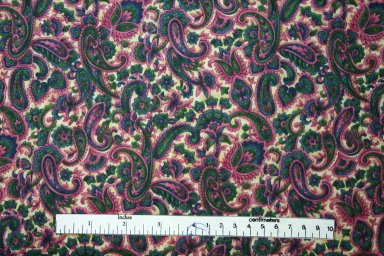 Hoffman Fabrics Print 9247 - Claret