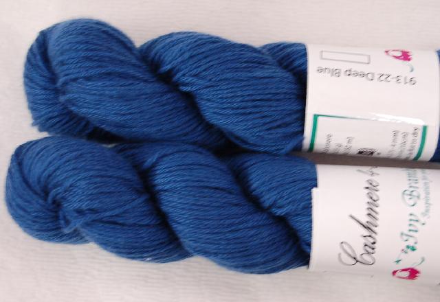 Ivy Brambles Cashmere 4-Ply Yarn - 22 Deep Blue