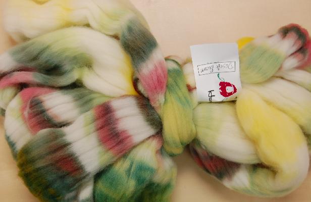 Ivy Brambles Merino 4oz Roving - Desert Bloom