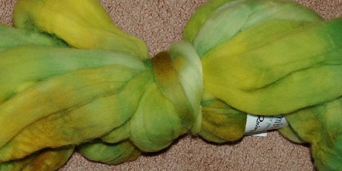 Ivy Brambles Merino 4oz Roving - Envious Green