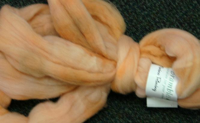 Ivy Brambles Merino 4oz Roving - Just Peachy