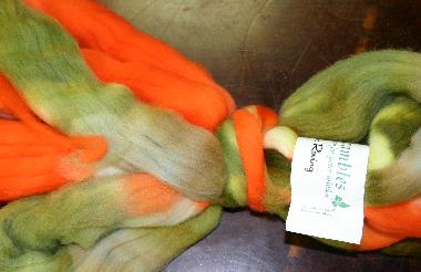 Ivy Brambles Merino 4oz Roving - Orange Grove