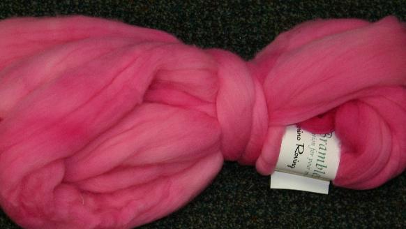 Ivy Brambles Merino 4oz Roving - Pinks