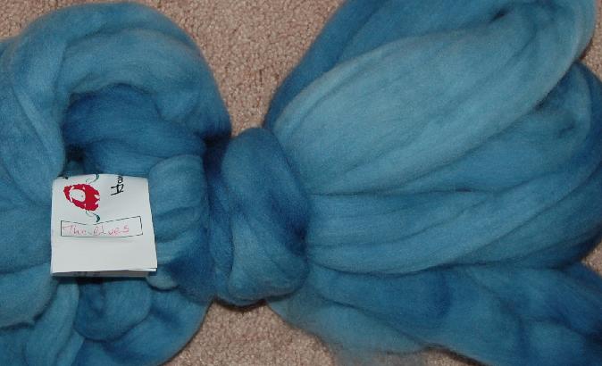 Ivy Brambles Merino 4oz Roving - The Blues