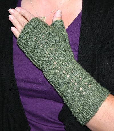 Ivy Brambles Valentine Fingerless Mitts Pattern Ivy Brambles Valentine Fingerless Mitts Pattern