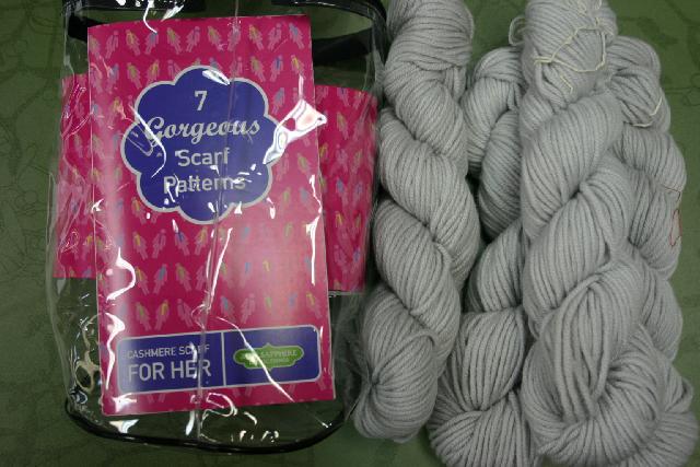 Jade Sapphire Cashmere Scarf for Her Kit - Mother of Pearl