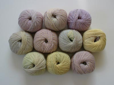 Jojoland Rhythm Worsted Yarn #32 Light Purple, Yellow