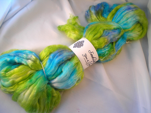 Sereknity 50% Superwash Merino 50% Tencel Roving 4-oz Colorway Dragonfly