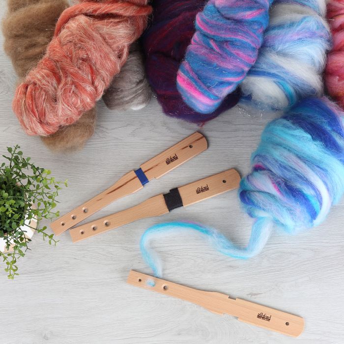 Ashford Diz Stick with Yarn Gauge