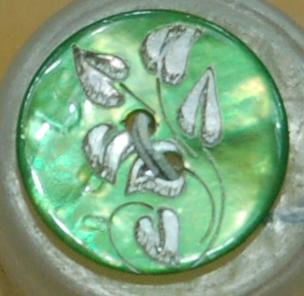 #1441528GRN 28mm Etched Fashion Button - Green
