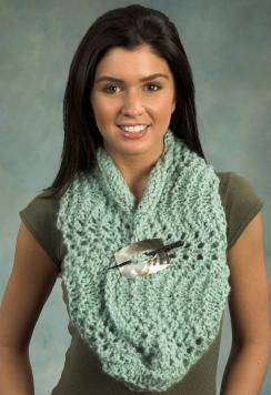 Baby Alpaca Grande Feather and Fan Cowl Pattern